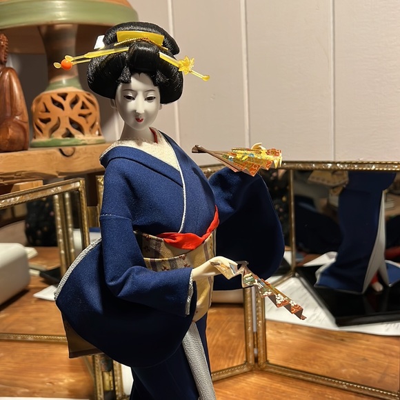 Kyugetsu Japanese Geisha Doll - Picture 12 of 13